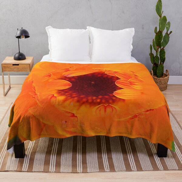 Item preview, opening calendula designed and sold by Bethan Rose Studio.