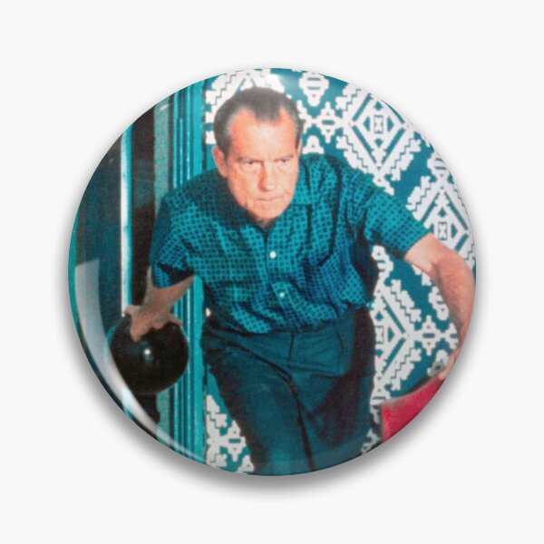Artikelvorschau, Präsident Richard Nixon bowlt im Weißen Haus - Farbversion entworfen und verkauft von warishellstore.