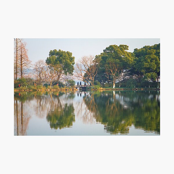 Aperçu de l'œuvre Réflexion du lac de l'Ouest créée et vendue par sinseeho.