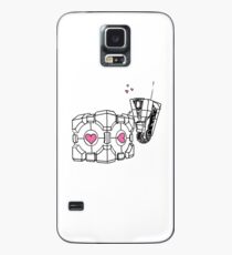 Claptrap and Companion Cube (Black with pink hearts) Case/Skin for Samsung Galaxy
