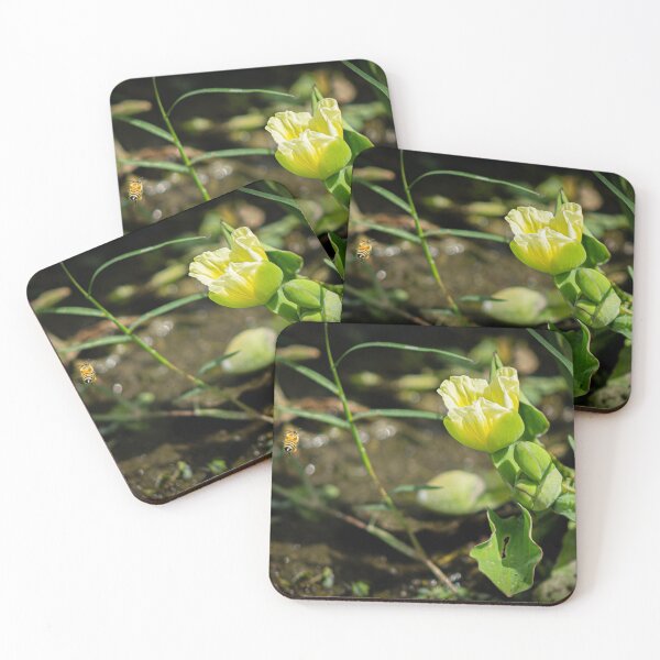Item preview, the bee and the flower designed and sold by ricobarinas.