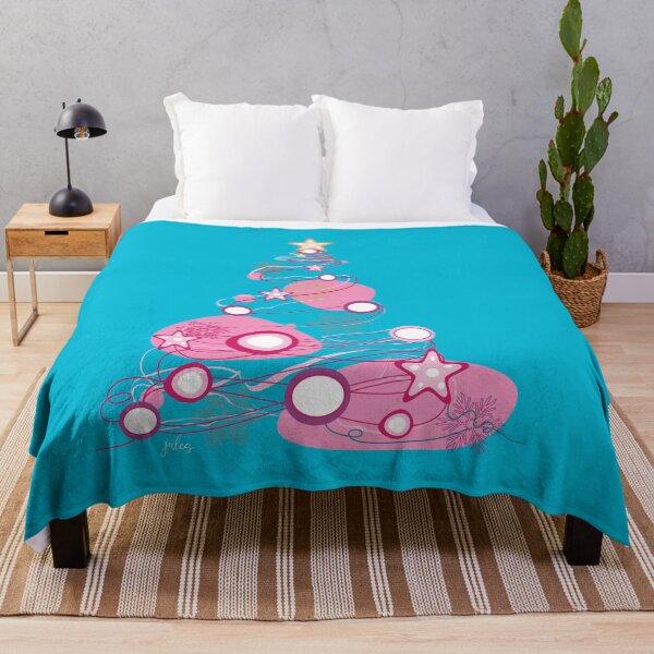 Christmas Retro Tree Line Art - Sky Blue Background Throw Blanket