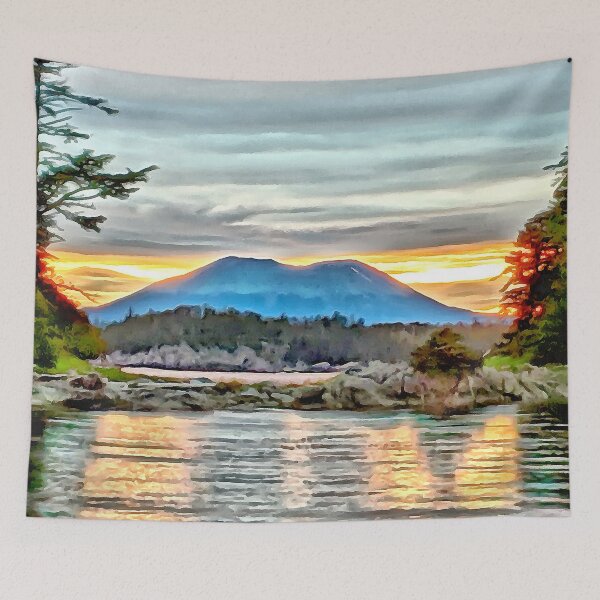 Aperçu de l'œuvre Coucher de soleil et nuages au mont Edgecumbe près de Sitka en Alaska créée et vendue par SeaChangeDesign.