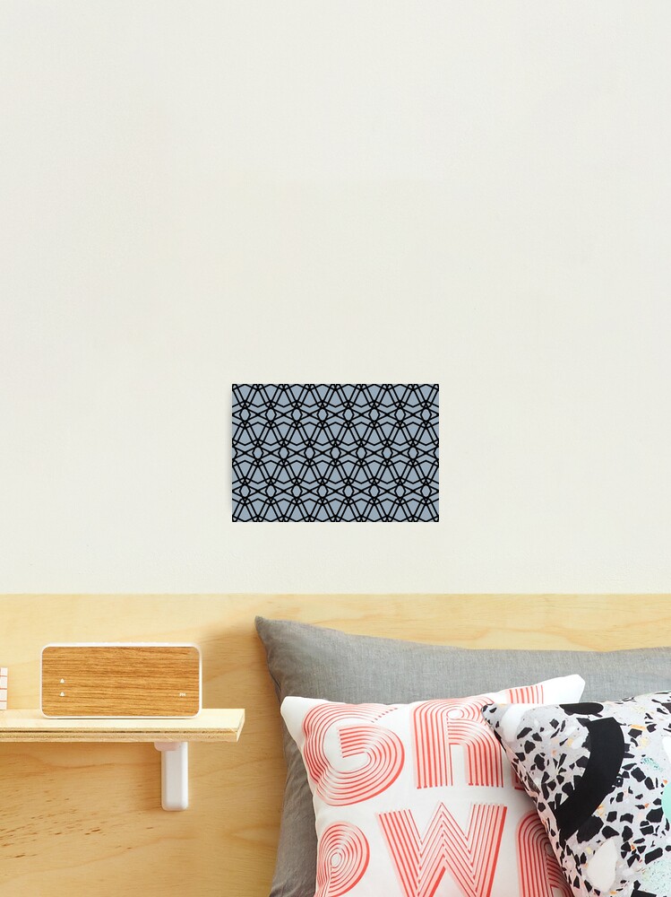 Thumbnail 2 von 3, Fotodruck, Black and Blue Line Geometric Pattern Chains Coordinates w/ HGTV 2022 Color of the Year Aleutian HGSW3355 - Colour Trends - Hue - Shades designt und verkauft von ColorOfTheYears.