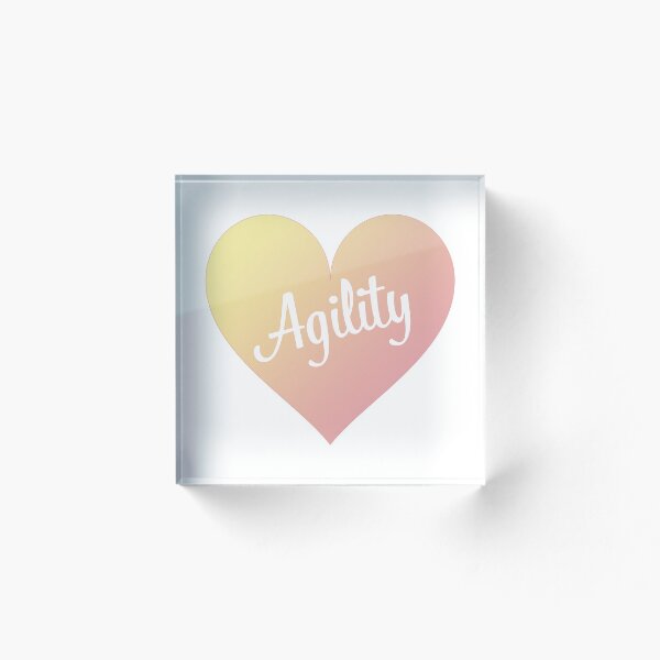 Aperçu de l'œuvre Love agility dans un coeur en dégradé pastel rose et jaune créée et vendue par PausePapote.