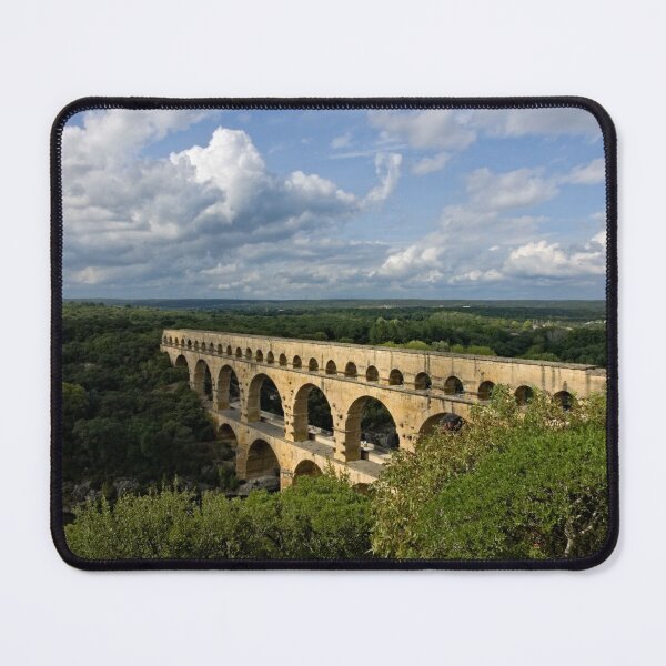 Aperçu de l'œuvre Pont du Gard vu d'en haut créée et vendue par KateMcCSeattle.