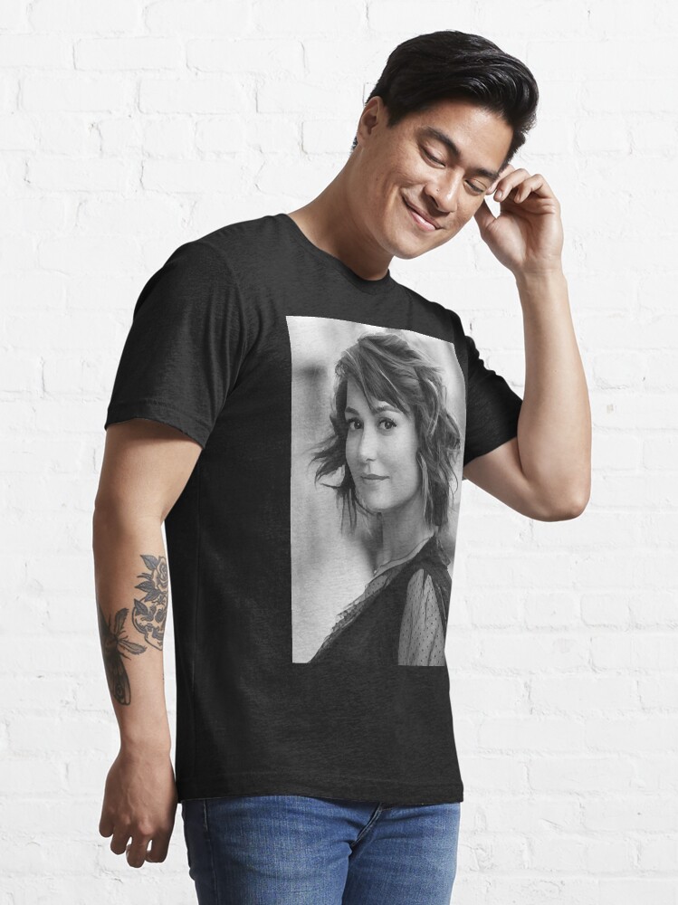 "Milana Vayntrub " T-shirt for Sale by Susankimber | Redbubble | smile ...