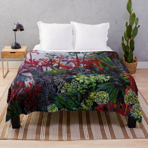 Native sculpture Throw Blanket