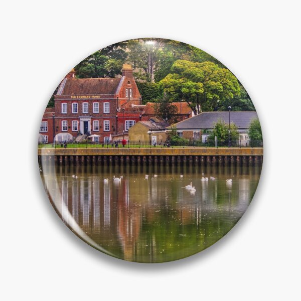 Artikelvorschau, Chatham Waterfront entworfen und verkauft von James Rutherford.