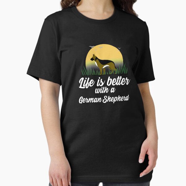 Vista previa del artículo con la obra «La vida es mejor con un pastor alemán.», diseñado y vendido por The Stoic Sigma.