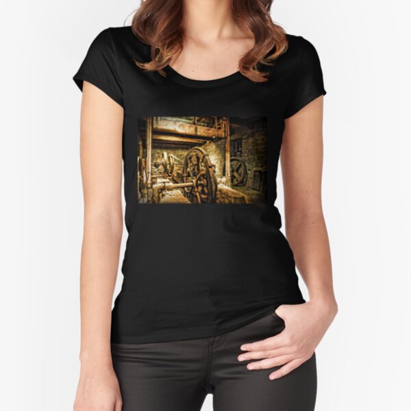 Fitted Scoop T-Shirt
