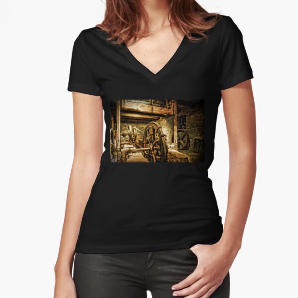 Fitted V-Neck T-Shirt