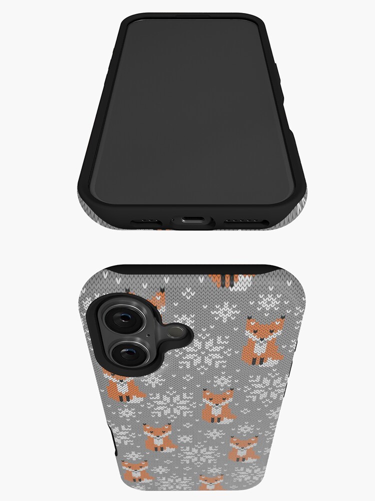 Aperçu 3 sur 4. Coque iPhone avec l'œuvre Renards jacquard créée et vendue par olgart.