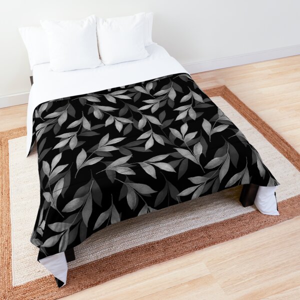 Black and white pattern of leaves Comforter