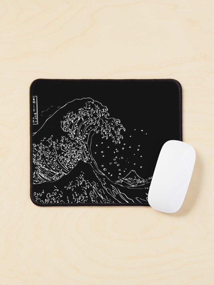 black mouse pad with white outline