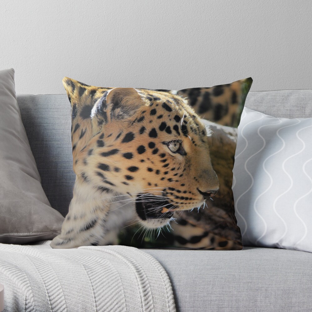 Lepord Throw Pillow