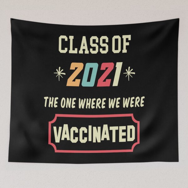 Aperçu de l'œuvre T-shirt VaccinationClasse de 2021 Vaccinés créée et vendue par ElizaKenzie.