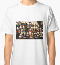 Snoopy going multinational Classic T-Shirt