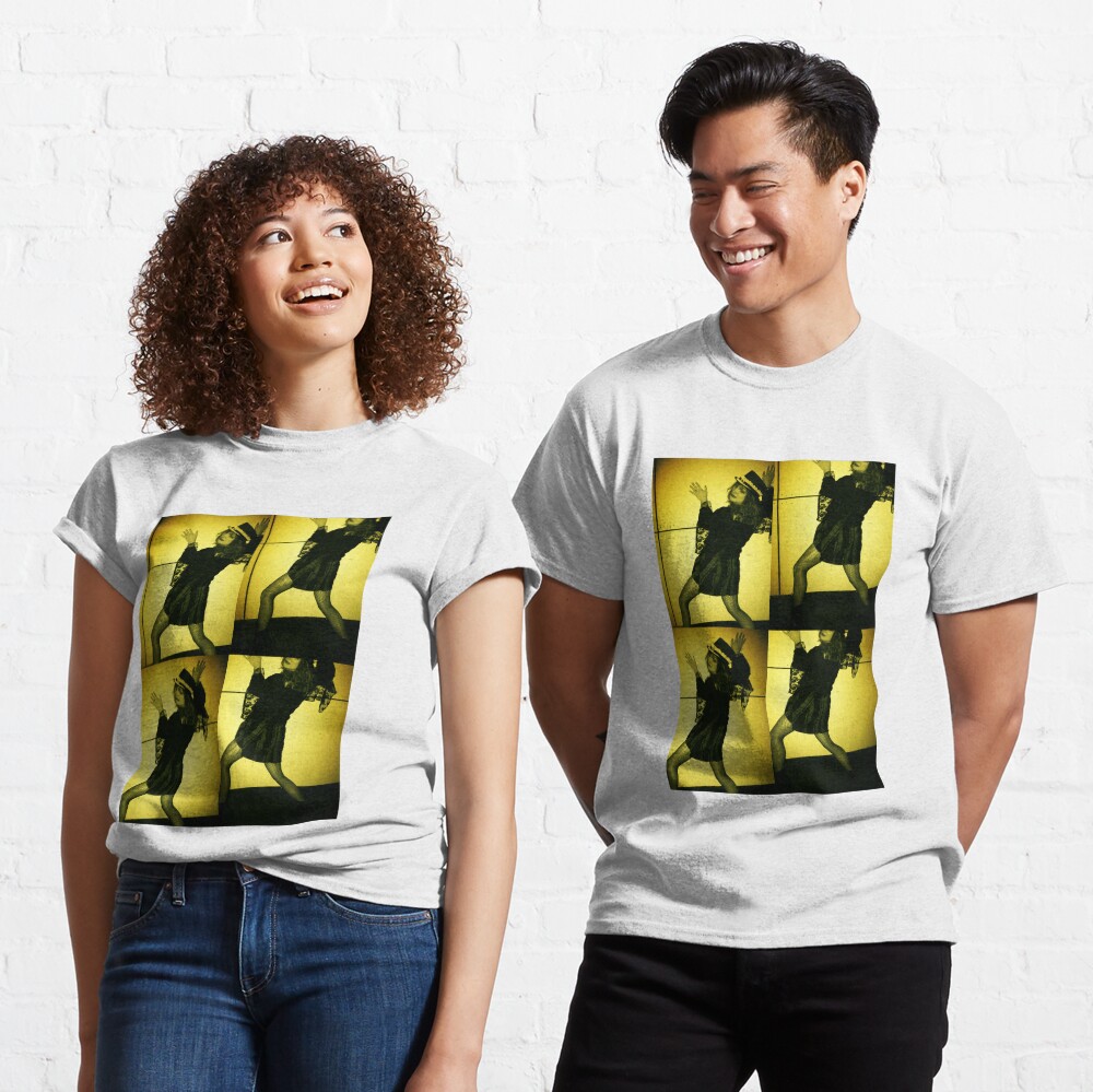 t-wall Classic T-Shirt