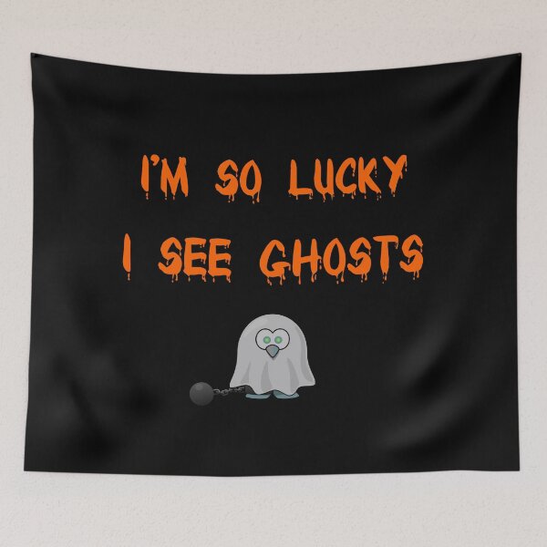 Item preview, Tengo tanta suerte de ver fantasmas, Halloween, licores, camisetas esenciales designed and sold by JoesCornerStore.