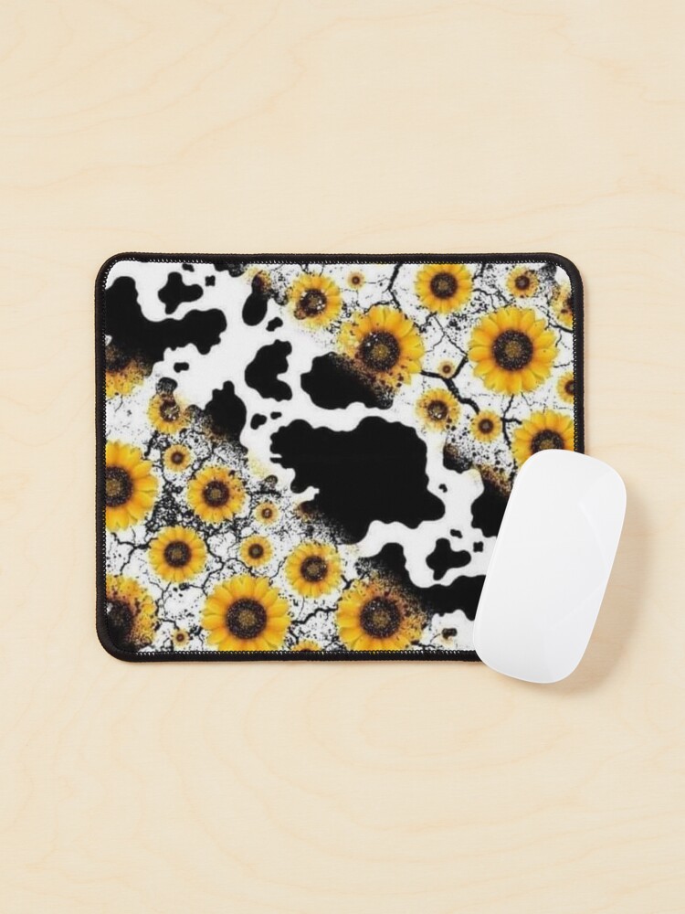 Imagen 1 de 5, Alfombrilla de ratón con la obra Vacas y girasoles, diseñada y vendida por danaburke86.