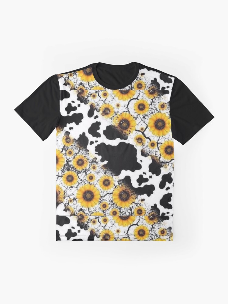 Imagen 4 de 5, Camiseta gráfica con la obra Vacas y girasoles, diseñada y vendida por danaburke86.