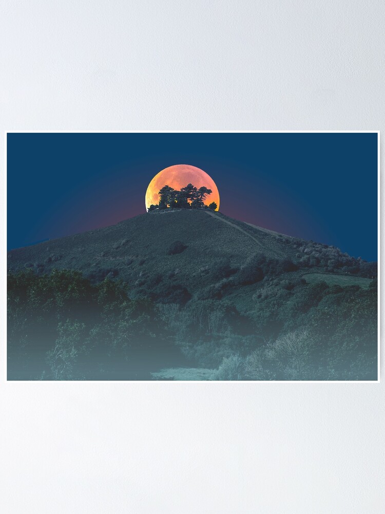 Moonrise – Roll & Hill