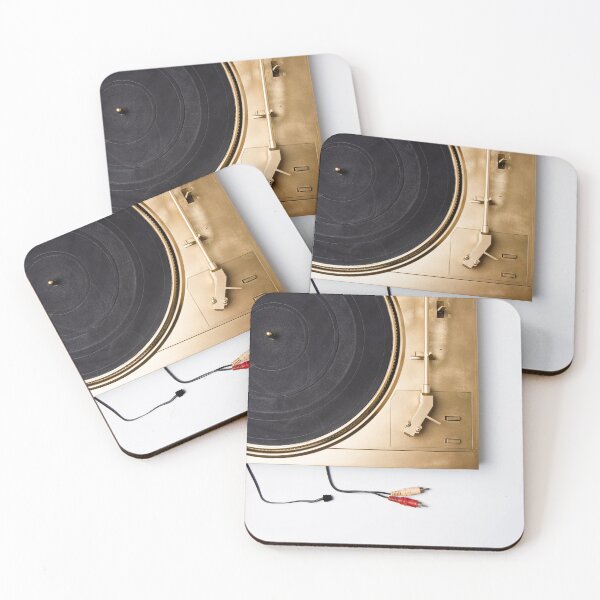 Aperçu de l'œuvre Platine Vinyle Or Platine DJ créée et vendue par deskwhiskey.