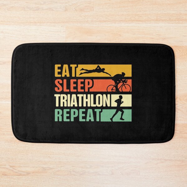 Artikelvorschau, Essen Schlaf Triathlon Wiederholung entworfen und verkauft von thanhmaidesign.