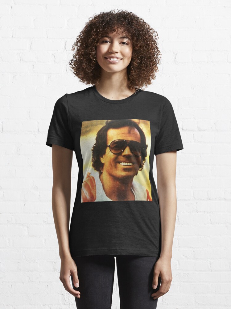 Day Gift for Special Julio Iglesias Retro Wave Essential T-Shirt