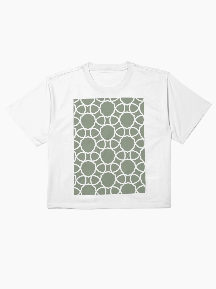 Imagen 1 de 4, Camiseta holgada boxy con la obra Mid-tone Green and White Petal Shape Tile Pattern Pairs Benjamin Moore 2022 Popular Color High Park 467 - Colour Trends - Shades - Hues, diseñada y vendida por ColorOfTheYears.