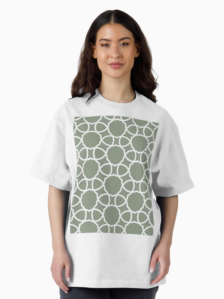 Imagen 3 de 7, Camiseta oversize con la obra Mid-tone Green and White Petal Shape Tile Pattern Pairs Benjamin Moore 2022 Popular Color High Park 467 - Colour Trends - Shades - Hues, diseñada y vendida por ColorOfTheYears.