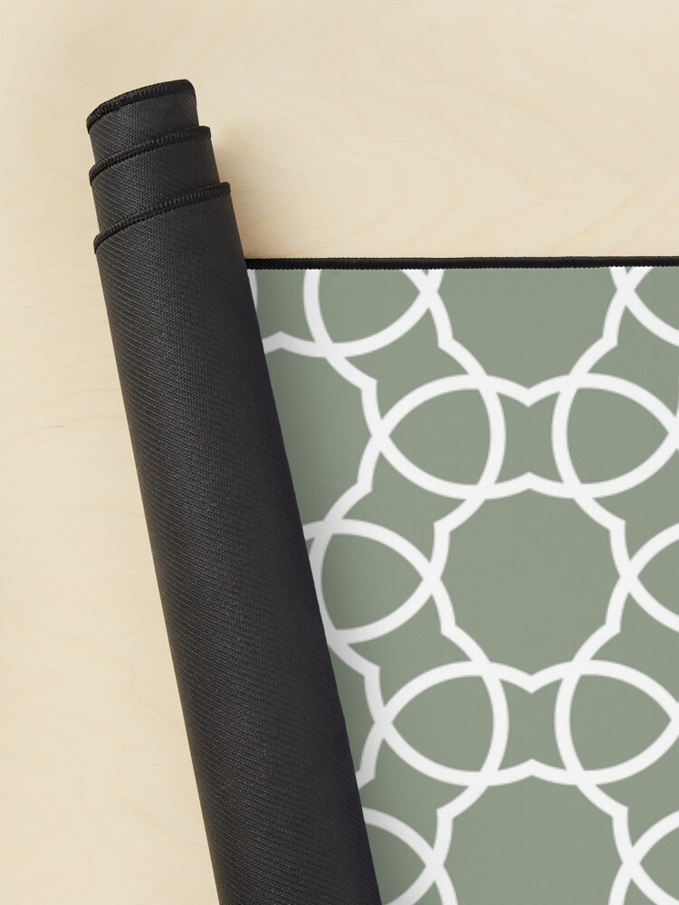 Thumbnail 2 von 5, Mauspad, Mid-tone Green and White Petal Shape Tile Pattern Pairs Benjamin Moore 2022 Popular Color High Park 467 - Colour Trends - Shades - Hues designt und verkauft von ColorOfTheYears.