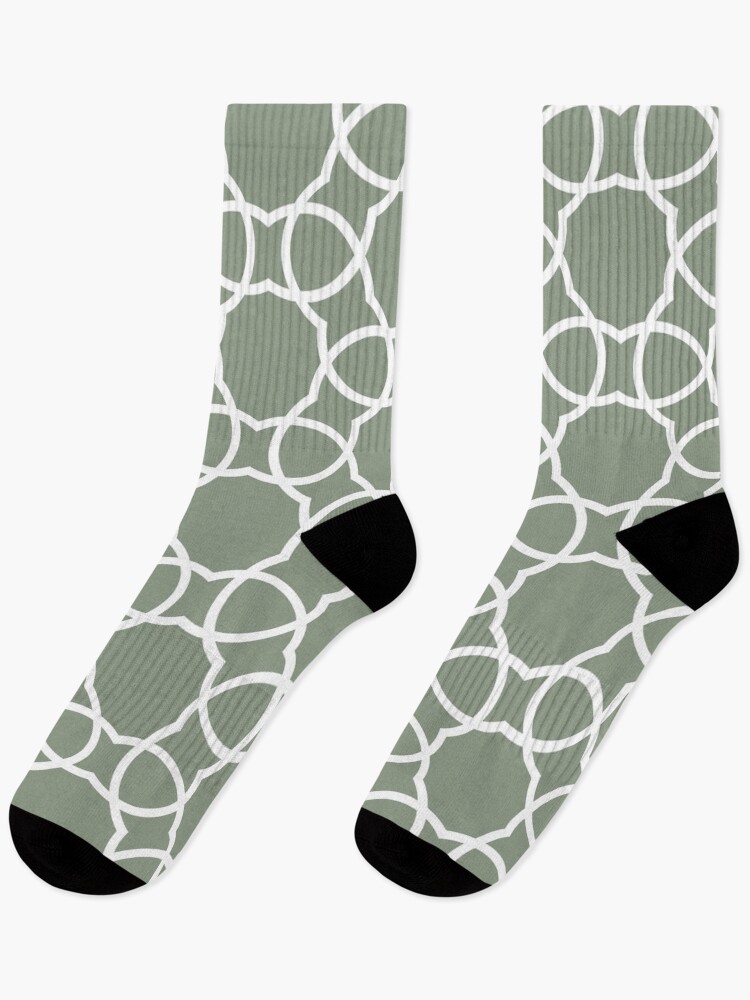 Thumbnail 1 von 5, Socken, Mid-tone Green and White Petal Shape Tile Pattern Pairs Benjamin Moore 2022 Popular Color High Park 467 - Colour Trends - Shades - Hues designt und verkauft von ColorOfTheYears.