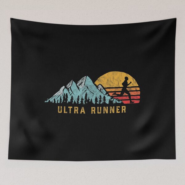 Artikelvorschau, Ultra Runner - Retro Style Vintage UltraMarathon entworfen und verkauft von EverettLacy.