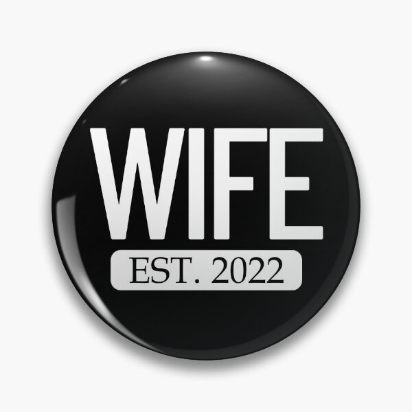 Artikelvorschau, Wife Est. 2022 Matching Couple Newlywed Married 2022 Gear entworfen und verkauft von DynamicDesign.