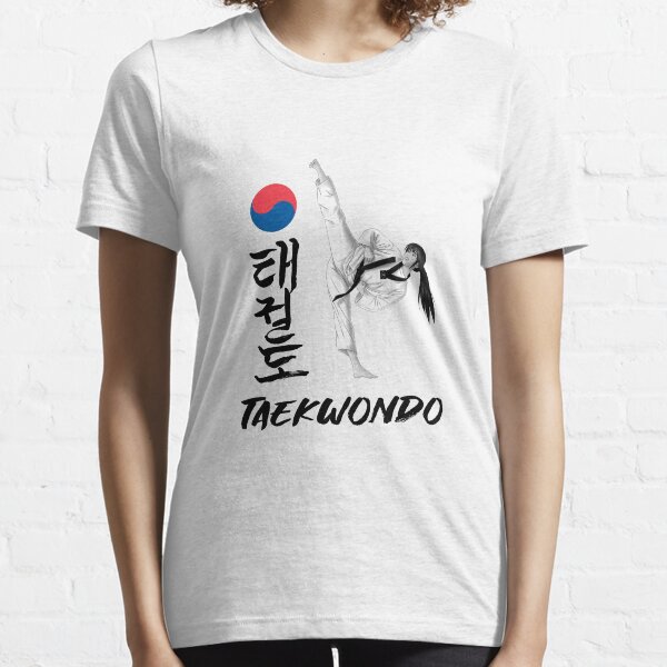 Taekwondo Women / Girl design Essential T-Shirt
