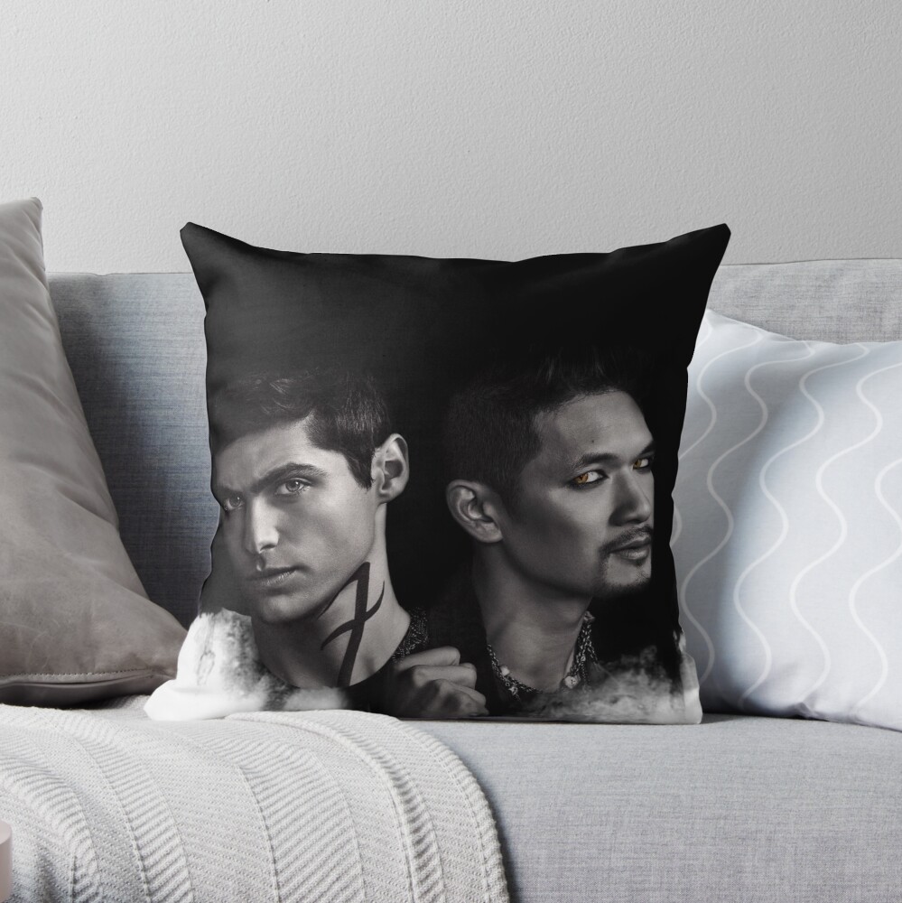 Malec Shadowhunters S2 Throw Pillow