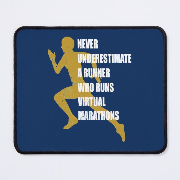 Artikelvorschau, Unterschätzen Sie niemals einen Läufer, der virtuelle Marathons läuft entworfen und verkauft von Adellete-sis.