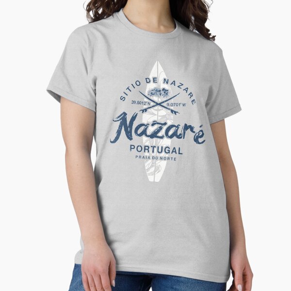 Aperçu de l'œuvre Nazare Portugal Vintage Rétro Surf créée et vendue par IronEcho.