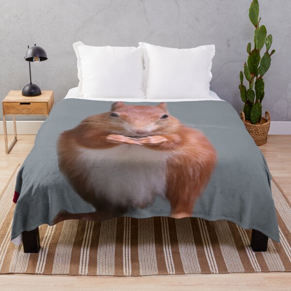Artikelvorschau, Ein wunderschönes rotes Eichhörnchen entworfen und verkauft von Karen Thomson.