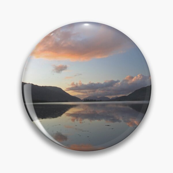 Artikelvorschau, Sonnenuntergang am Loch Leven entworfen und verkauft von beavo.