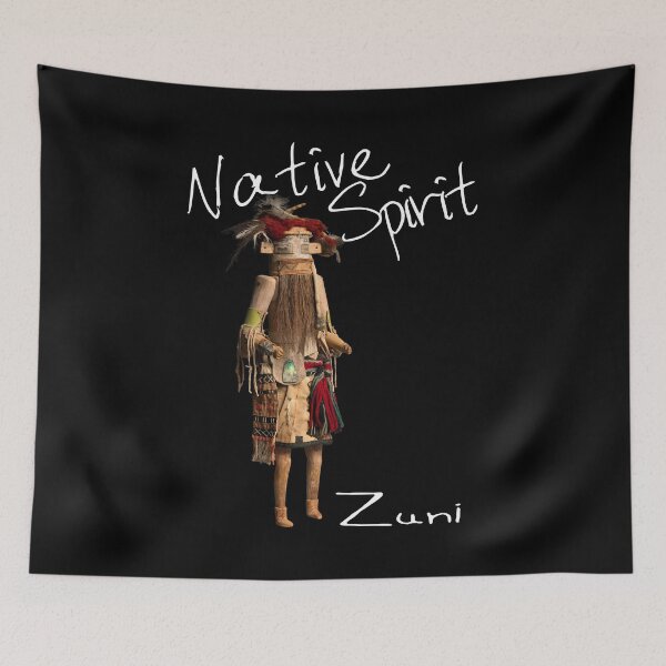 Artikelvorschau, Reisebecher Ureinwohner Zuni Pueblo Hiilili Kokko Figur Weißer Text entworfen und verkauft von Spirit-World.