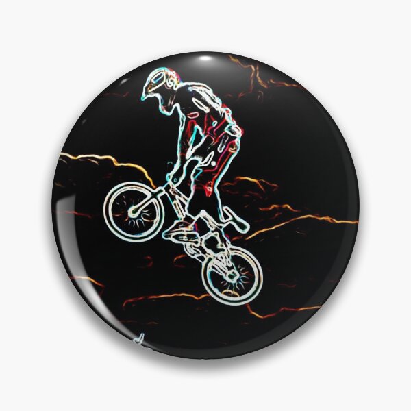 Aperçu de l'œuvre bmx race racing t-shirt créée et vendue par ricobarinas.