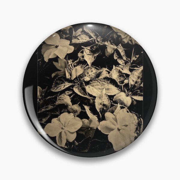 Artikelvorschau, Sepia Ton Fotografie Blumen mit Blättern Design entworfen und verkauft von EarthArtDesigns.