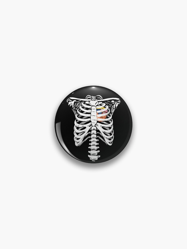 Thumbnail 1 von 3, Button, Trump Heart Skeleton Rib Cage Halloween Love Trump Skeleton Gear designt und verkauft von DynamicDesign.