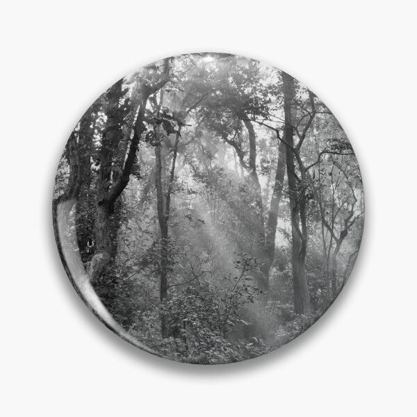 Artikelvorschau, Wald im Kanha Nationalpark Indien natürliche Umgebung in Monochrom, für persönliche Geschenke. entworfen und verkauft von CameraDesign.