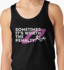 Manchmal ist es die Strafe wert (weiß) Tank Top