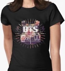 BTS Tailliertes T-Shirt
