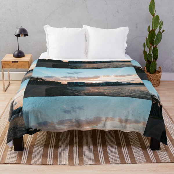 Item preview, Ciudad al atardecer designed and sold by MichaelE2706.